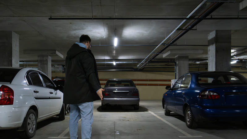 me han abierto el coche y me han robado